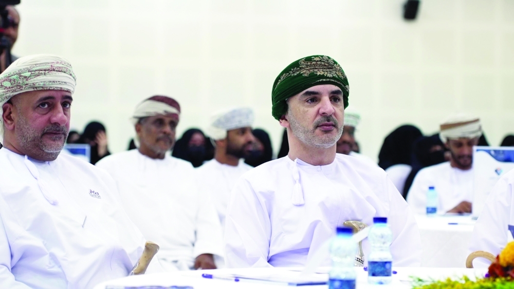 Shaikh Tareq Al-Hinai, Wali of Taqah, presided over the conclusion of the 2nd Youth Development Forum on Monday