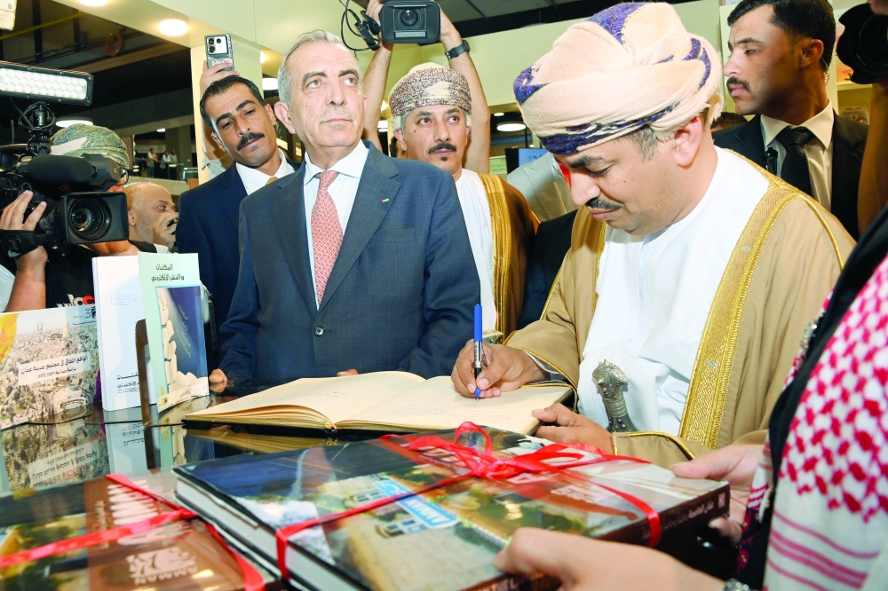Oman’s delegation at Amman International Book Fair was led by Dr Abdullah bin Nasser al Harrasi, Minister of Information. - ONA