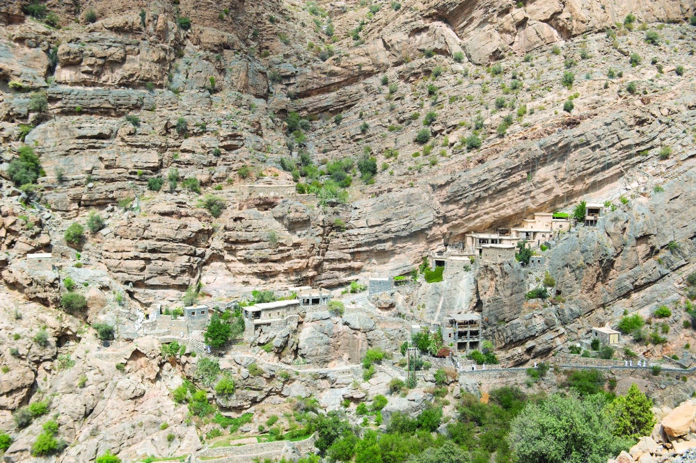 Al Jabal Al Akhdhar Reserve spans a vast area of approximately 4,500 hectares in the Western Al Hajar Mountains.