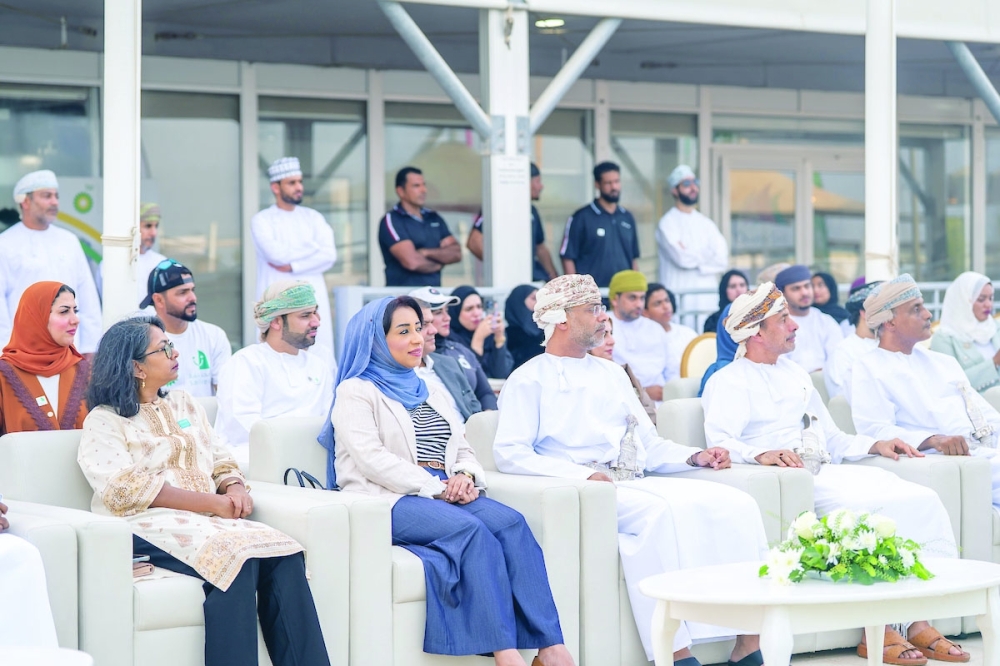 The dignitaries at the launching ceremony of the para sailing boats.
