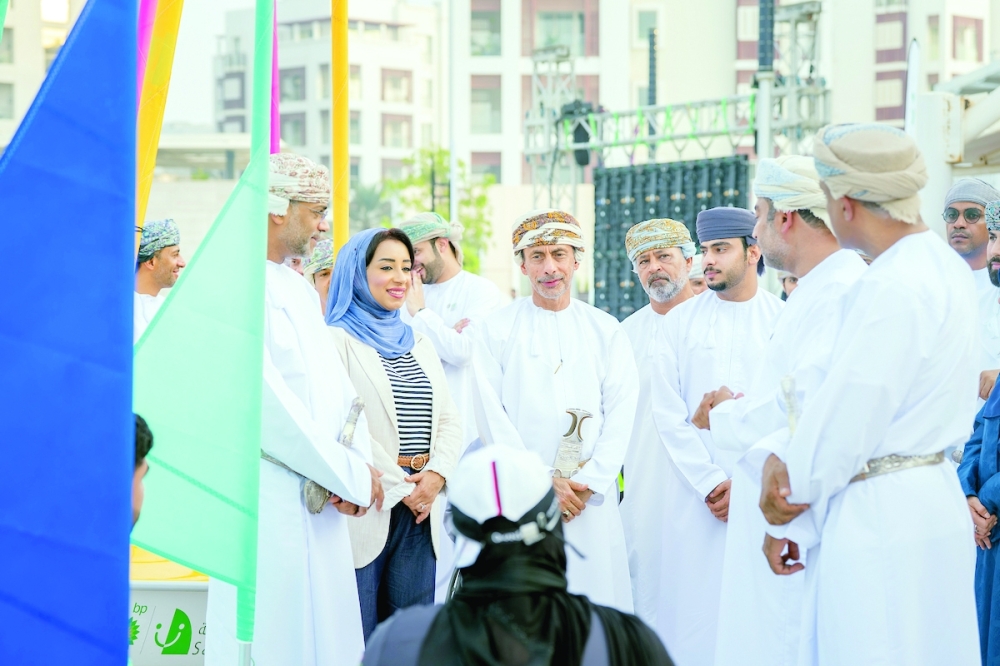 The dignitaries at the launching ceremony of the para sailing boats.