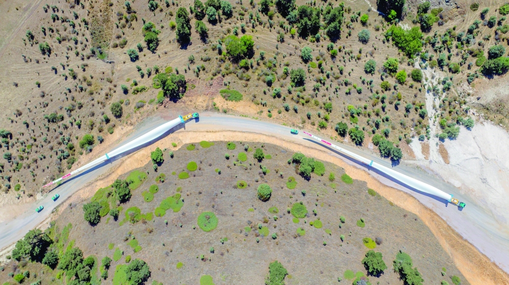 Each wind blade will be transported across a 387-km desert landscape from Duqm Port to Nimr in the south of PDO’s concession
