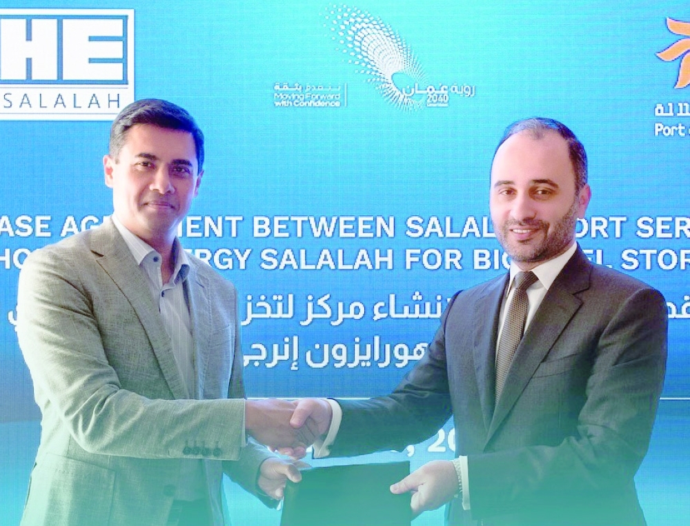 Steven Yoogalingam, CEO – Port of Salalah (left), signing the strategic lease agreement with a senior executive of Horizon Energy