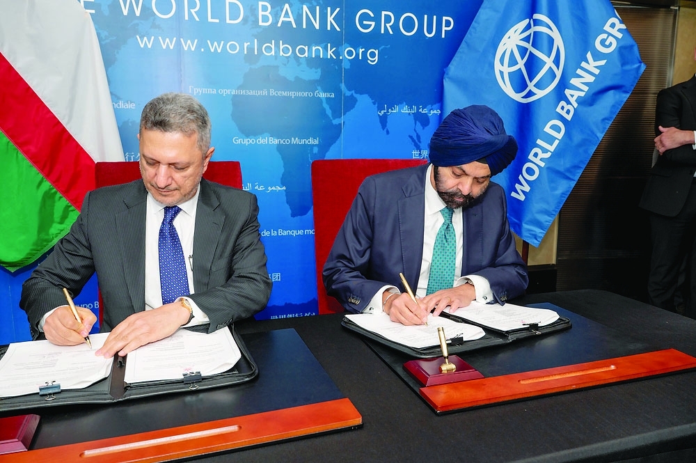 The agreement was signed by Sultan bin Salim al Habsi, Minister of Finance and Ajay Banga, President of the World Bank Group.