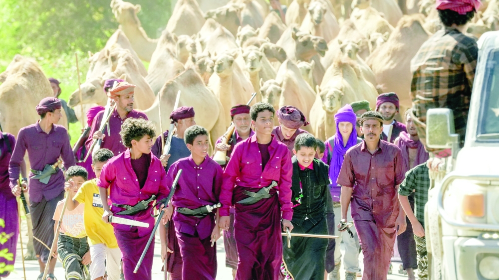 Nora Schweitzer taking part in the first day of the khatla with the Kathiri tribe in Wadi Garziz