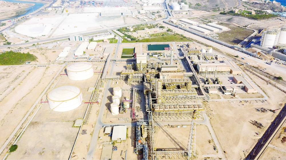 The oil and gas extraction sector continued to dominate foreign investments, accounting for 80.7 per cent of the total.