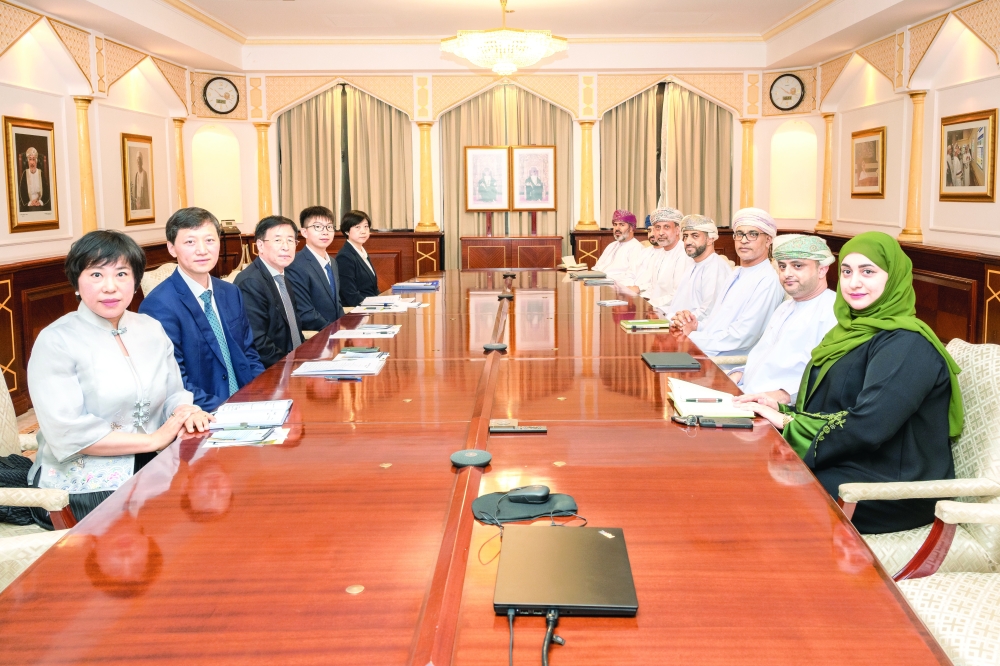 The Chinese delegation outlined CAHE's mission and areas of work with SQU