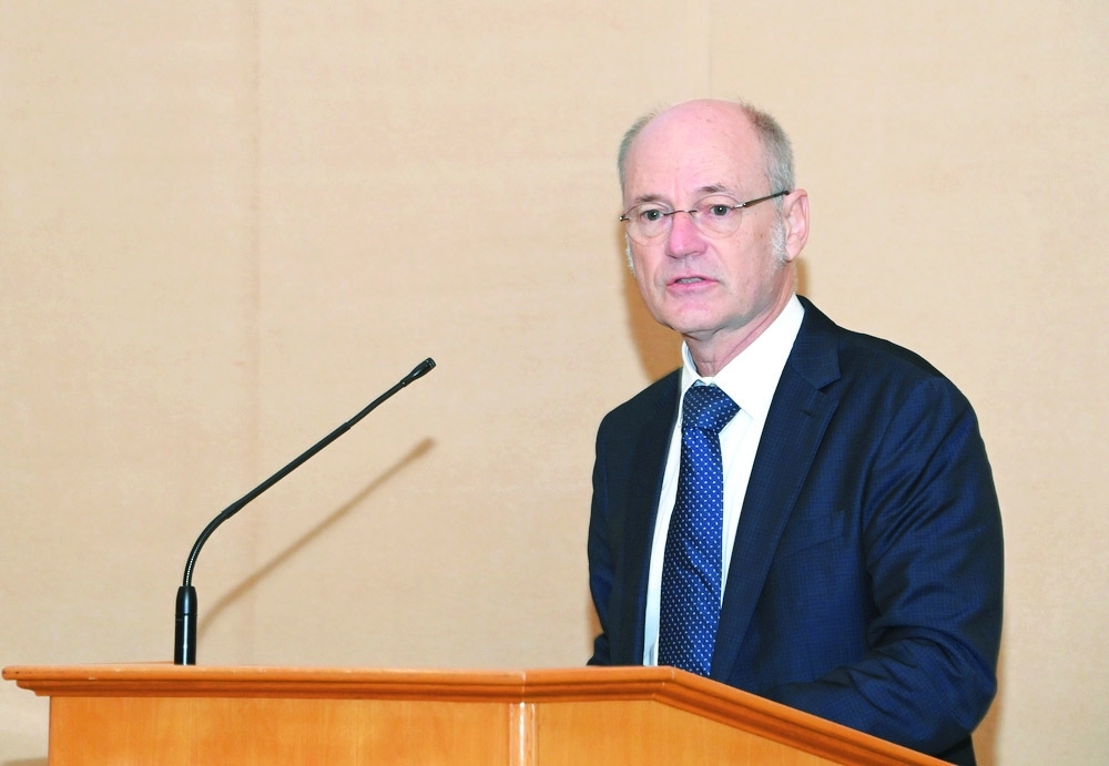 Stefan Blättler delivering the lecture