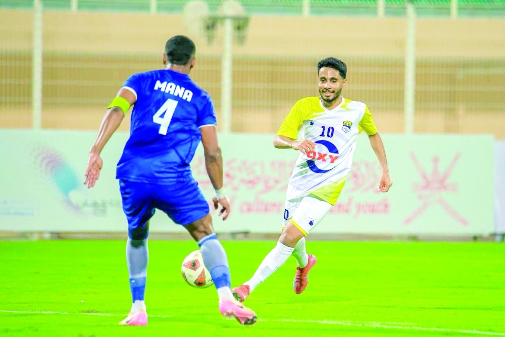  Sur and Ibri players in action.