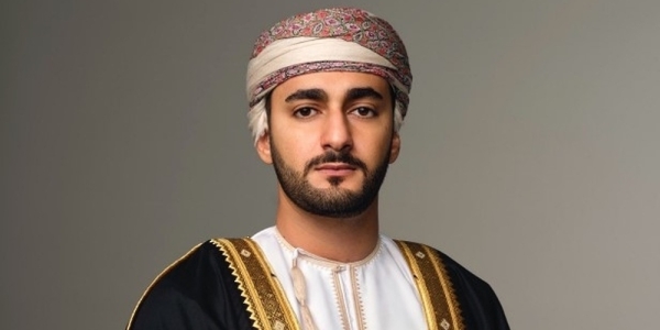 Sayyid Theyazin hält eine Rede zum Omanischen Tag der Jugend