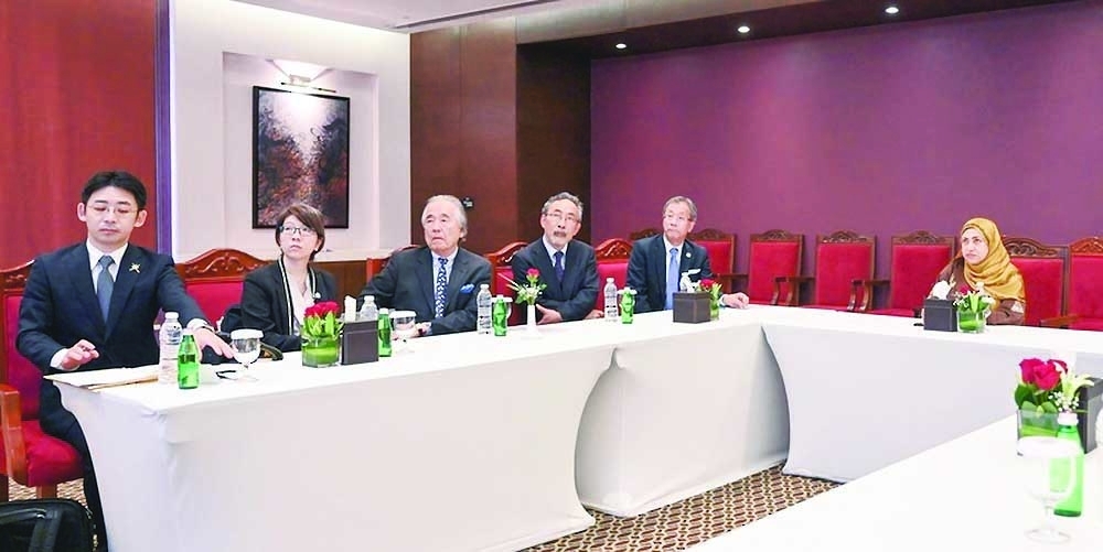 Dr Rahma bint Ibrahim al Mahrouqiyah holding talks with the Tokyo University delegation