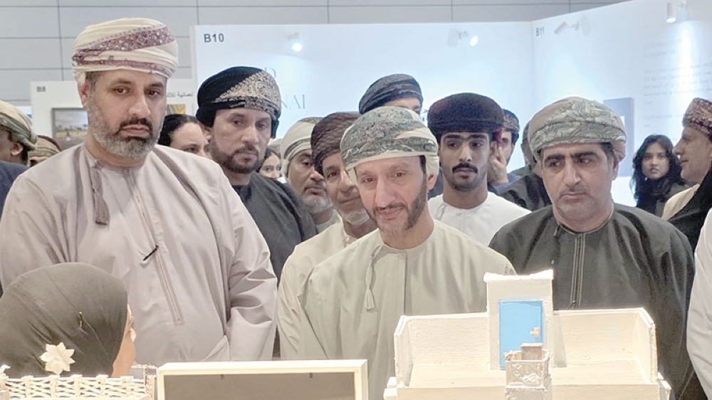 More than 200 artists from over 15 countries are participating, offering live demonstrations and hands-on activities.