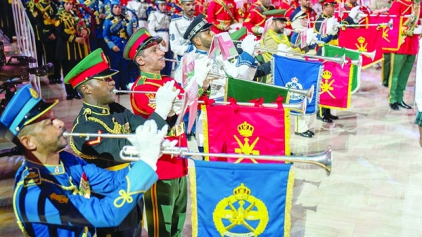 Sayyid Bilarab presides over military music show