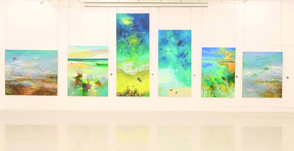 The symphony of sea and palm tree unfolds in Muscat