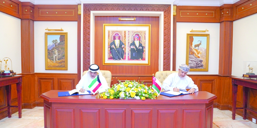 
The agreement was signed by Sultan bin Salim al Habsi, Minister of Finance and by Waleed bin Shamlan al Bahar, Director General of the Kuwait Fund for Arab Economic Development, representing the fund. 