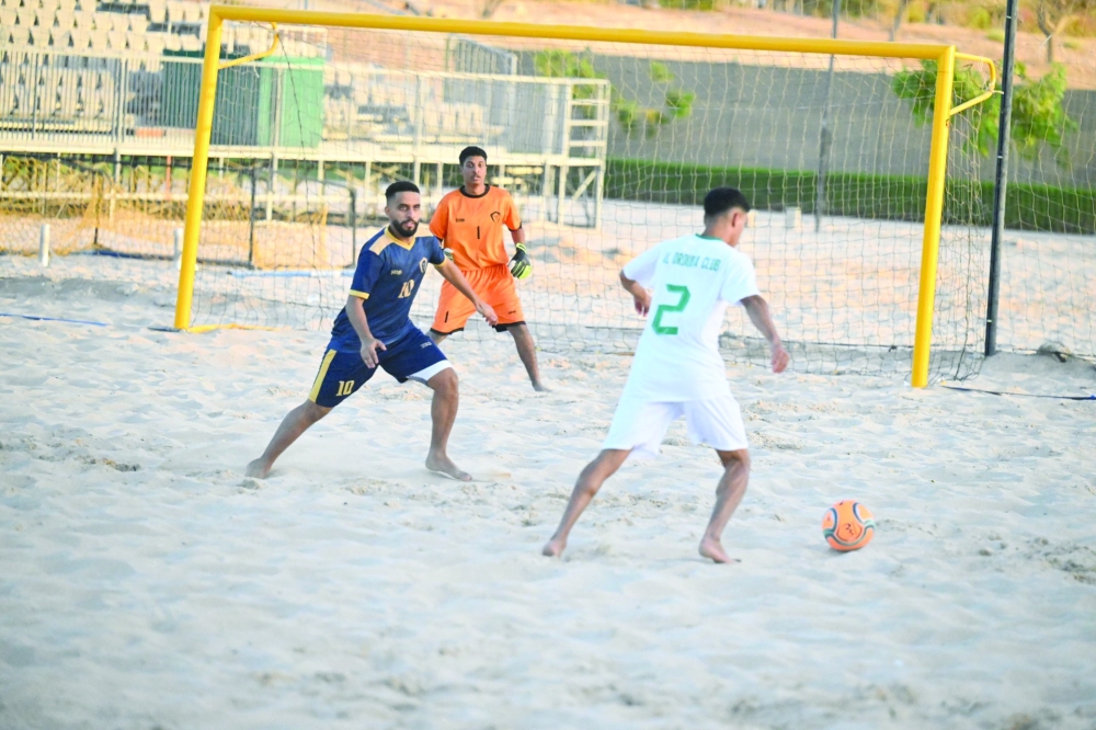 Al Oruba maintained their perfect record with another emphatic 5-1 win over Salalah at the Sands Court of the Sultan Qaboos Sports Complex on Wednesday.