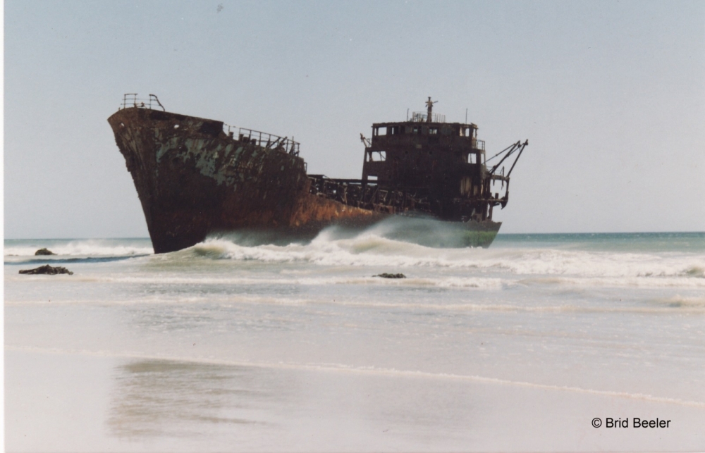 Shipwreck south of Ras Al Madrakah