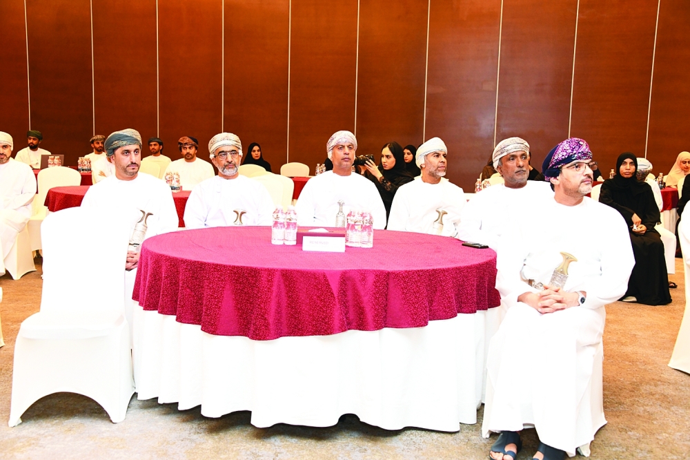 The meeting gathered senior officials and representatives from multiple government entities.
