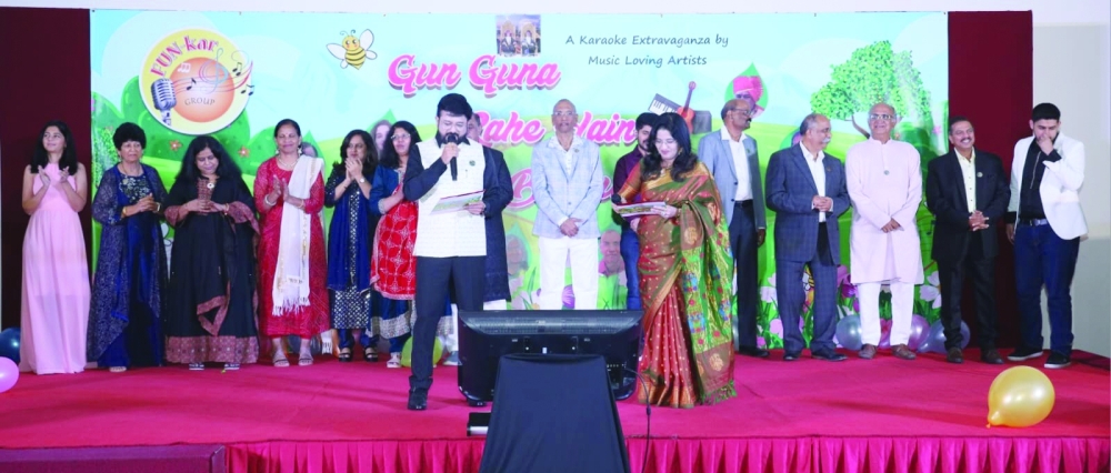 Audience engagement was high, with guests singing and dancing along to popular hits.