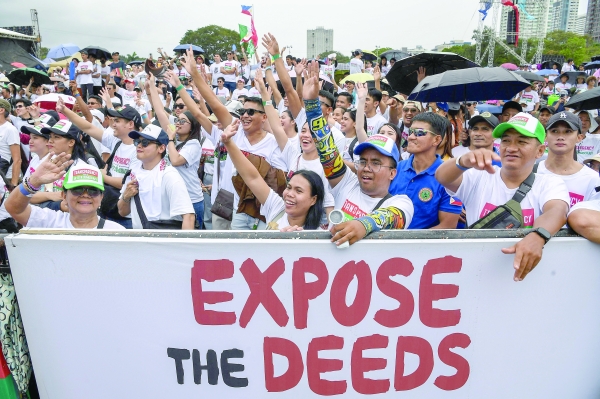 Philippines draws huge crowd to rally