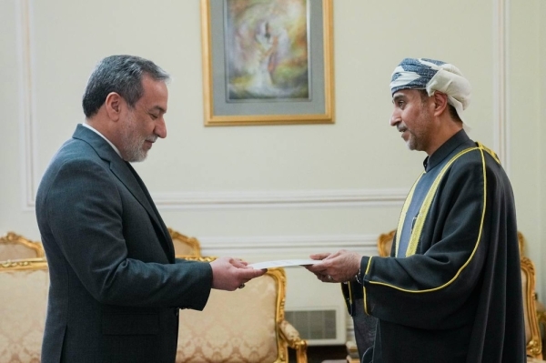 Oman’s ambassador to Iran presents credentials copy