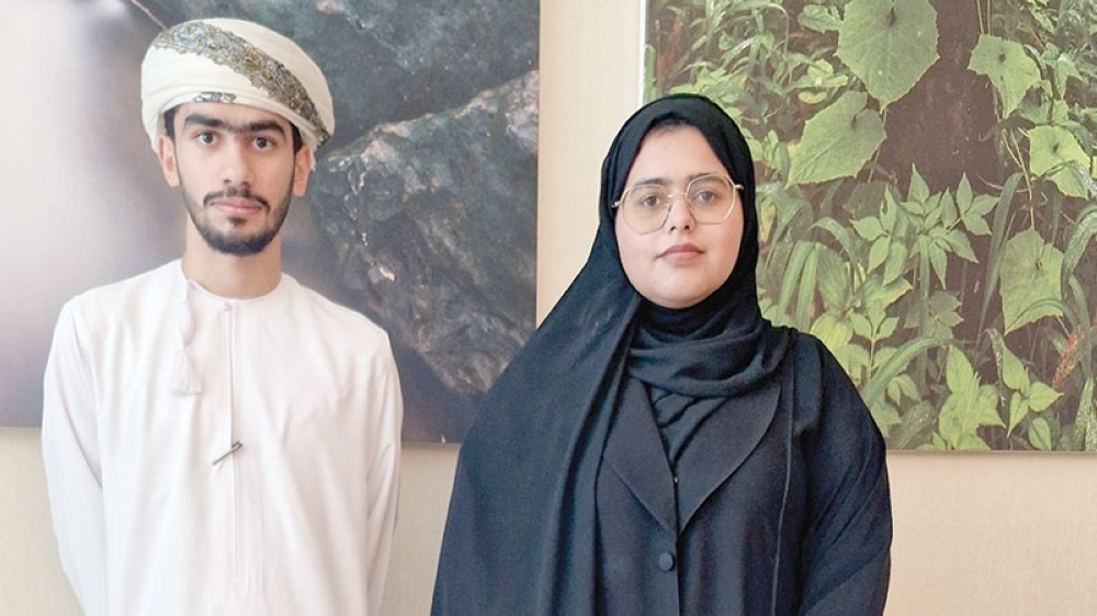 Lead inventors, Elyas bin Juma al Subaihi and Yusra bint Khamis bin Saeed al Hinaiyah