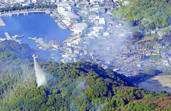 Japan's biggest fire in 50 years ravages 170 buildings