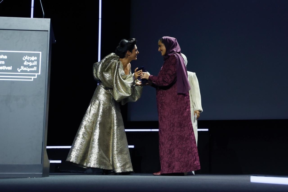 Honouring Golshifteh Farahani with the DFF 2025 Creative Excellence Award.