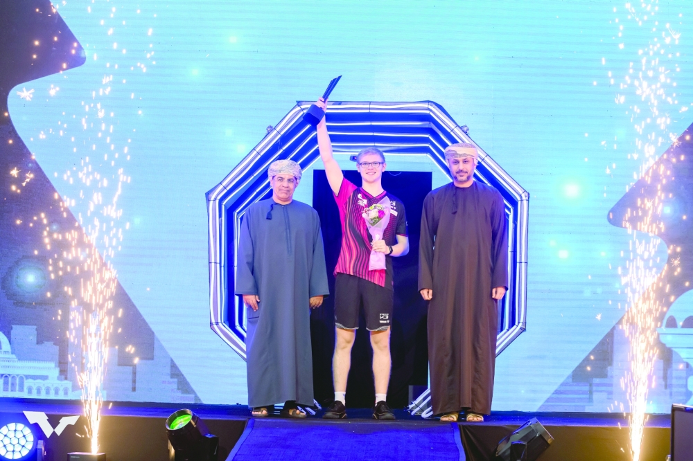 French Felix crowned with the men’s singles trophy. 
