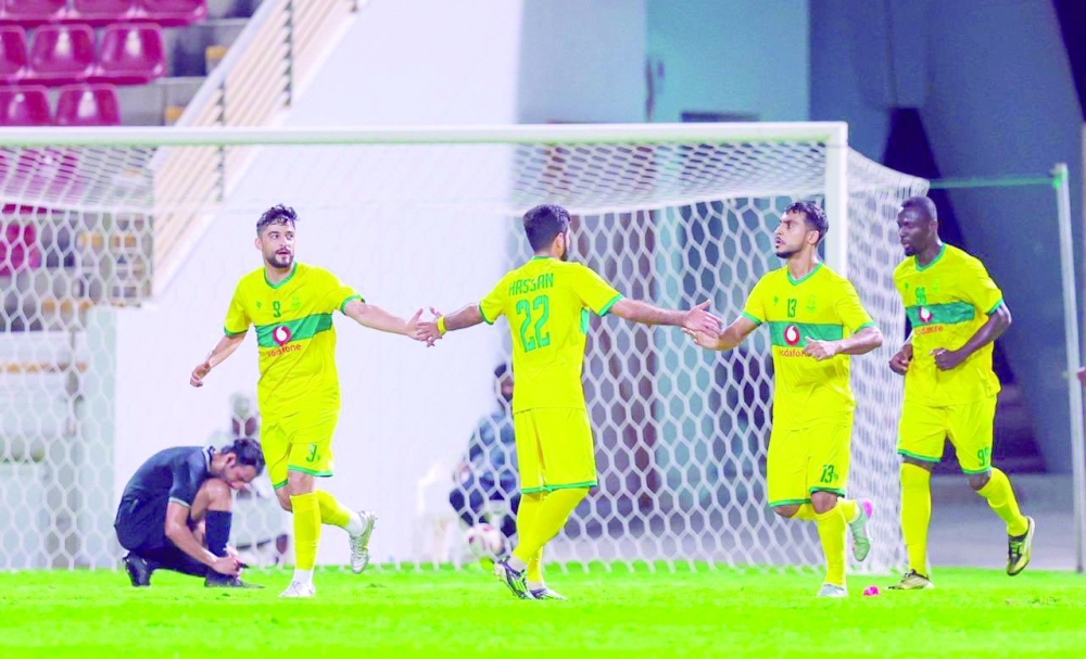 Seeb continued their strong campaign with a 2–1 victory over Dhofar.
