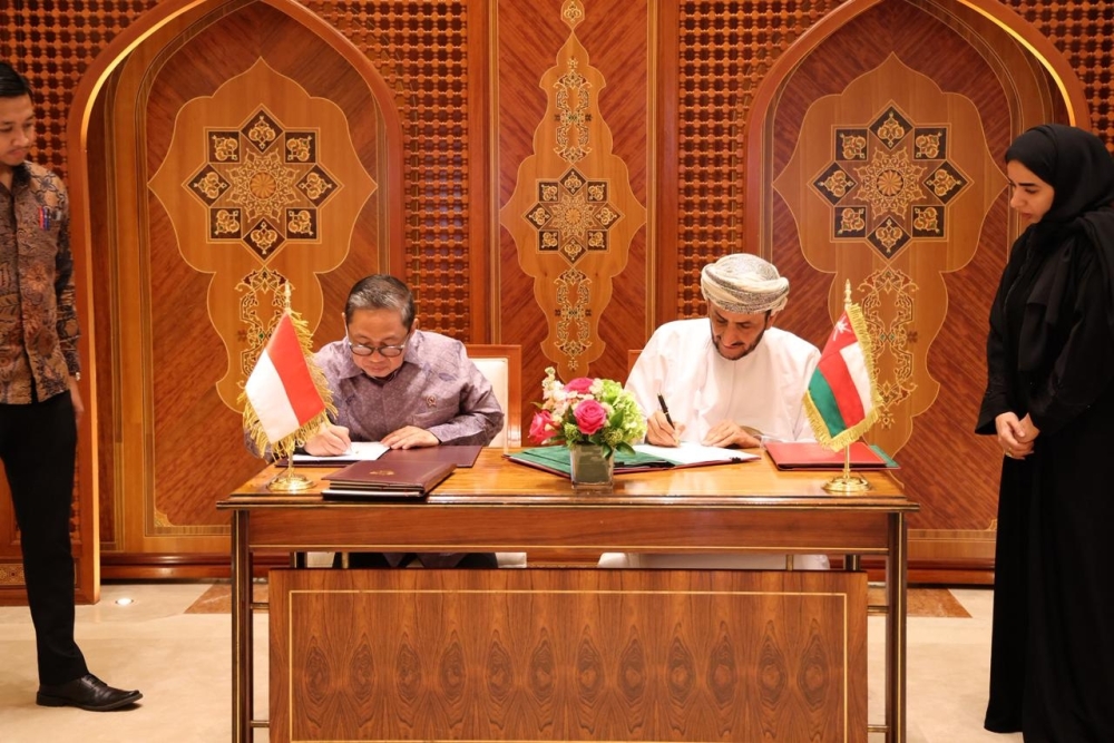Oman, Indonesia sign visa exemption pact