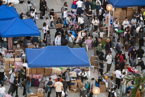 Hong Kong contractors used unsafe netting: officials