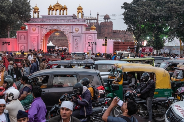 India orders a tracking app for all smartphones