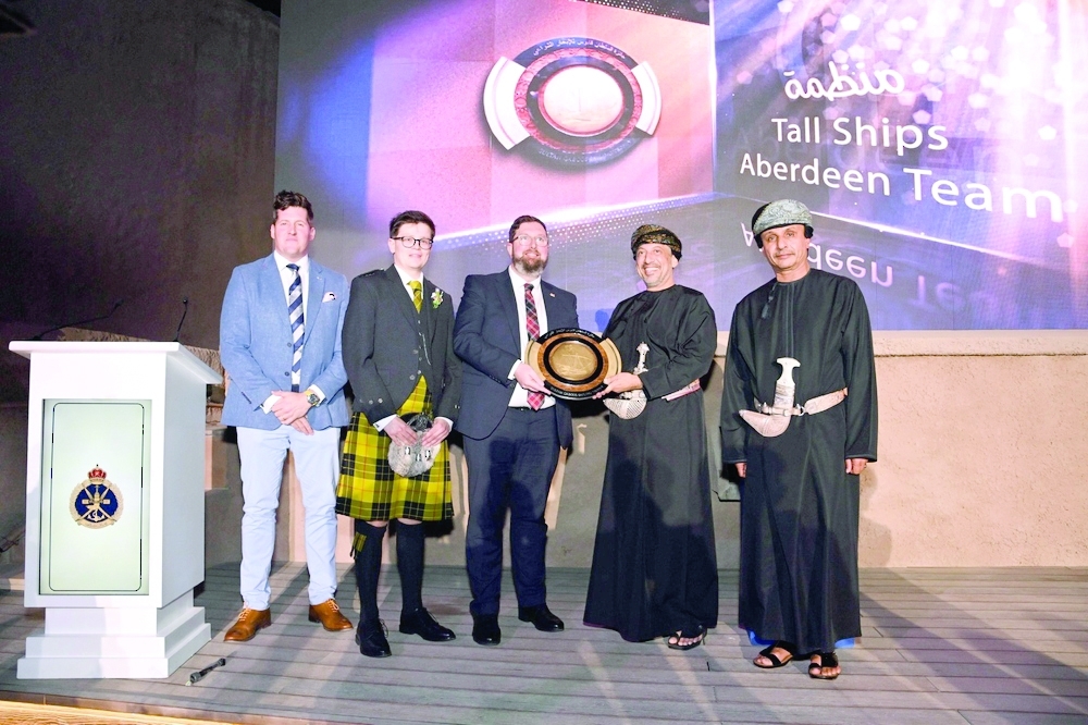 His Highness Sayyid Harib bin Thuwaini al Said led the event.