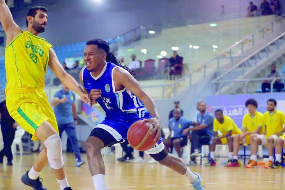 Seeb opened the game with high pressure, relying on quick movement and effective passing inside the paint. 