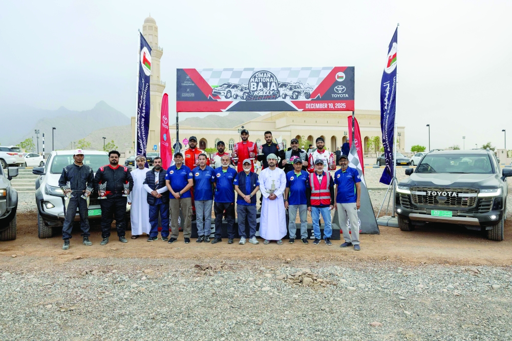 The closing ceremony of the rally was under the auspices of Shaikh Said bin Mohammad al Rashdi, the deputy Wali of Nakhal, who crowned the winners in the rally.