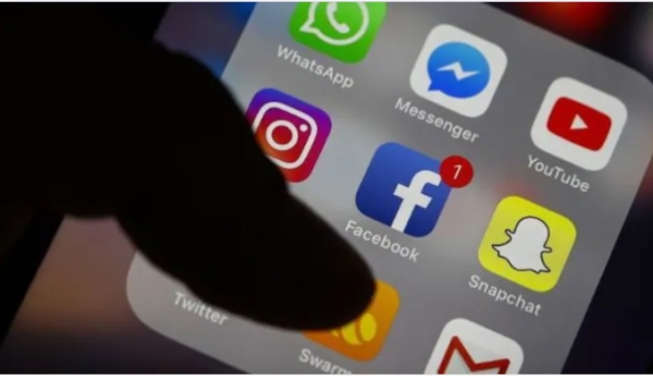 Parents look longingly at Australia’s social media ban
