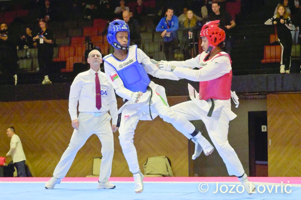During the match, Al Muhannad al Balushi tried to block a blow from his opponent.