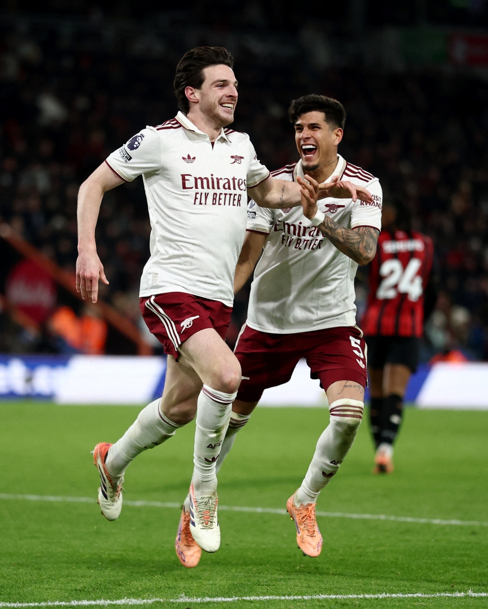  Arsenal's Declan Rice celebrates scoring their third goal with Piero Hincapie