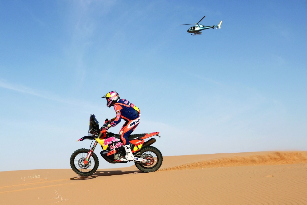 Rallying - Dakar Rally - Stage 6 - Hail to Riyadh - Hail, Saudi Arabia - January 9, 2026 Red Bull KTM Factory Racing's Daniel Sanders in action during Stage 6 REUTERS/Stephane Mahe