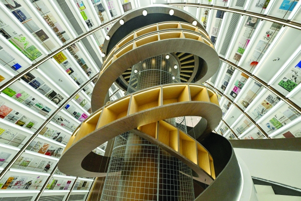 Spellbinding bookstores draw selfie snappers