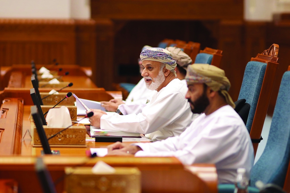 Shaikh Abdulmalik bin Abdullah al Khalili presides over the State Council on Wednesday