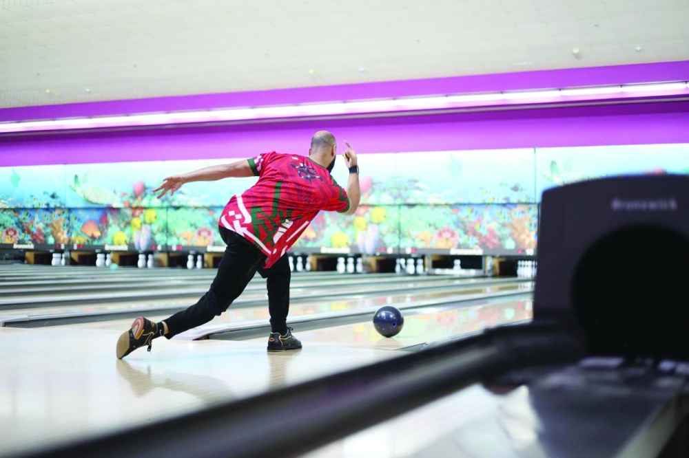 Hassan al Kharousi sits third with 2,008 points.