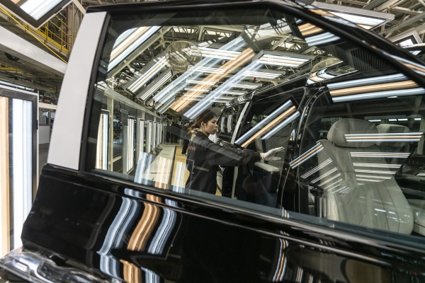 Chinese exports flood world markets