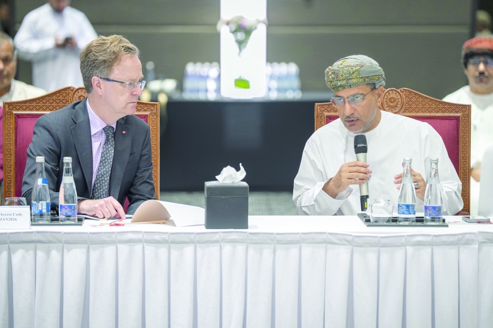Mohsin bin Hamad al Hadhrami, Under-Secretary of the Ministry of Energy and Minerals; and Jean-Philippe Linteau, Ambassador of Canada to the Sultanate of Oman, at the forum