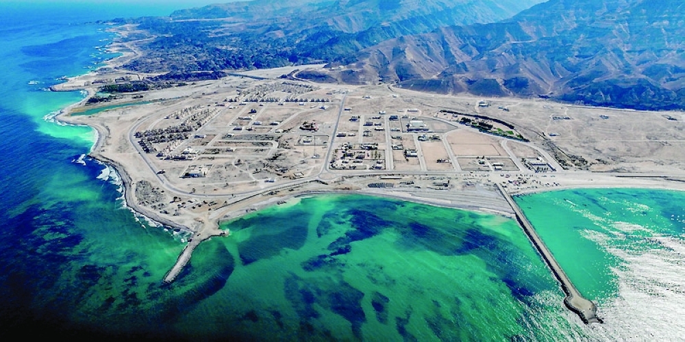 The projects involve the construction of fishing ports in the Hasik district and the Hadbin area.