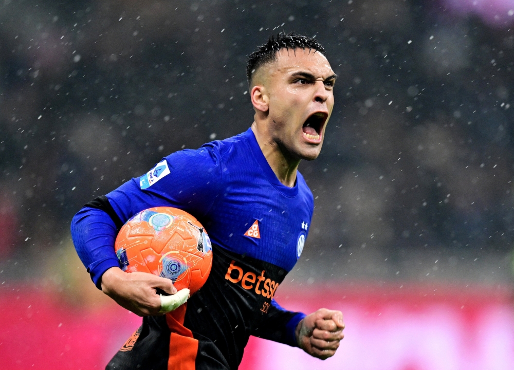 Inter Milan's Lautaro Martinez celebrates scoring their second goal  