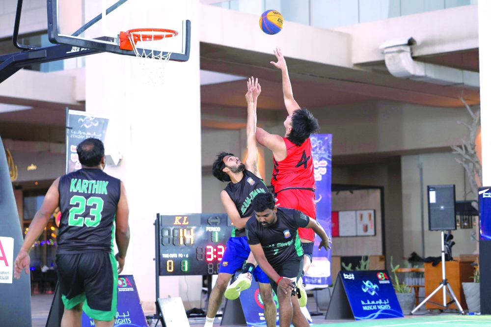 A fierce battle at the basket.