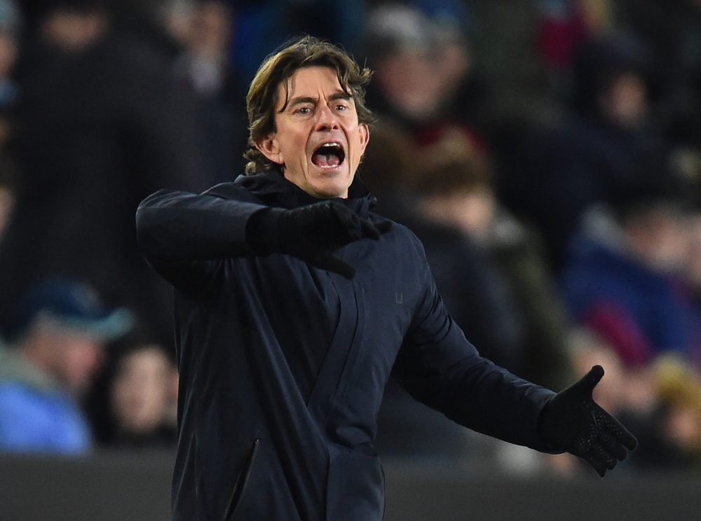  Tottenham Hotspur manager Thomas Frank reacts  