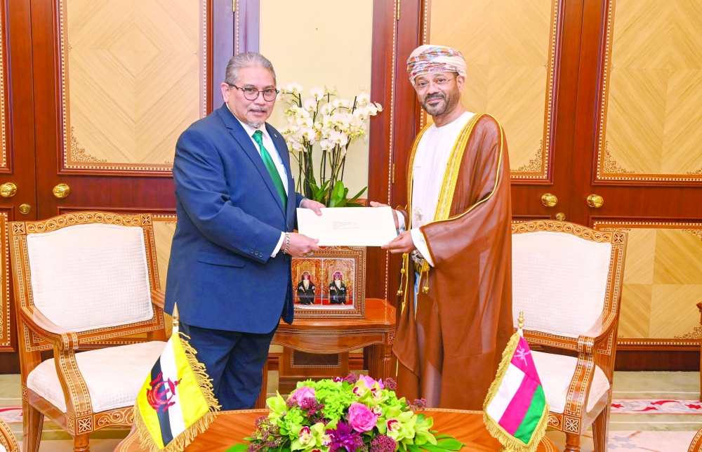 The message was handed over to Sayyid Badr bin Hamad al Busaidy by Dato Erywan in Muscat.